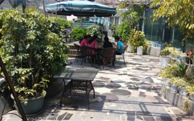 Yinxiang Business Inn