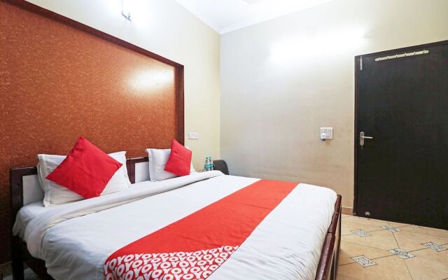 Oyo 6786 Ashu Villa Guest House