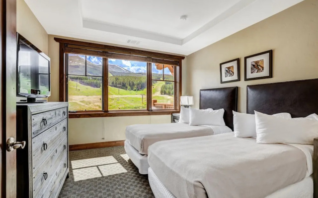 One Ski Hill Place S8421