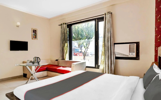 OYO Flagship 80632 Hotel Blu Inn