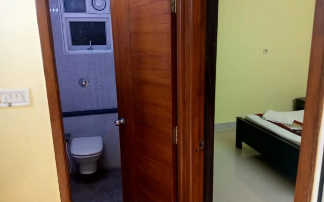 The Posh Residency, Ecr