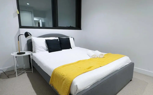 Bright & Modern 2BR Apt on Iconic Chapel Street
