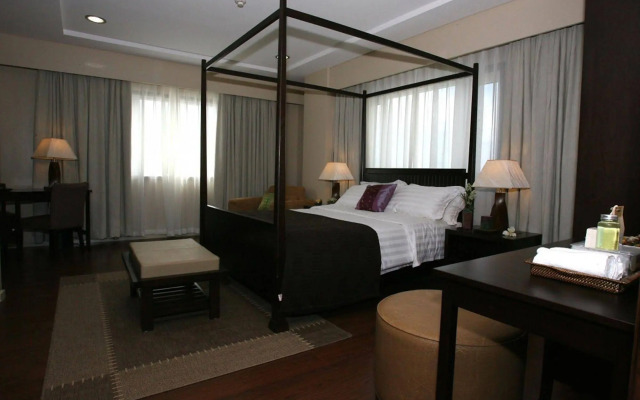 Tanza Oasis Hotel and Resort