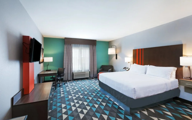Holiday Inn Express & Suites Perryton