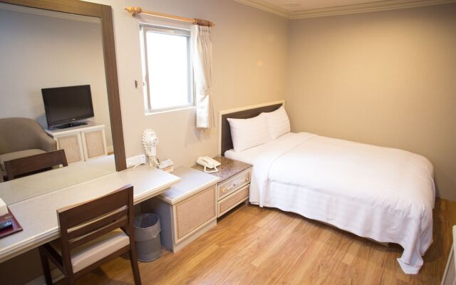Ta Lee Hotel