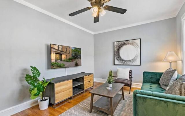 1BR Chicago-style Apartment Close to Everything!