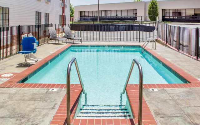 Motel 6 Tulsa, OK - CENTRAL