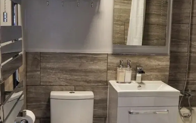 North London Apartment - Edmonton