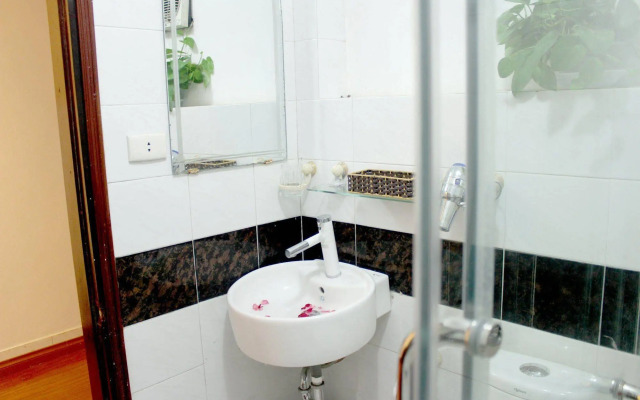Le Petit Hanoi Hotel