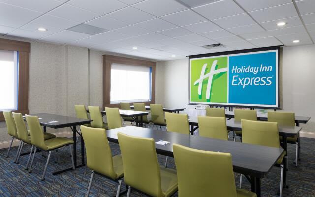 Holiday Inn Express Louisville Northeast, an IHG Hotel