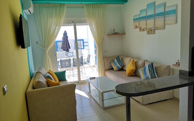 Kariat Cabo - Appartement Charmant, Climatisé avec Vue Piscine