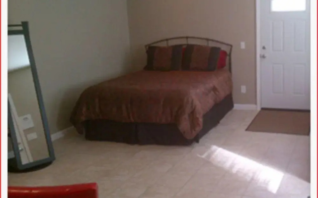 Jeni J's Gifts and Guest Houses