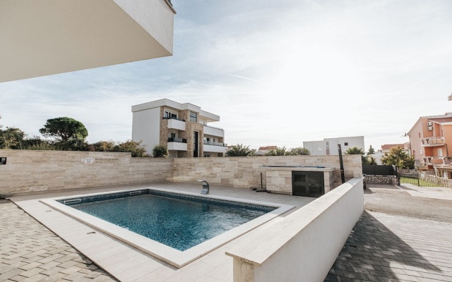 Aurelia Pool Apartments