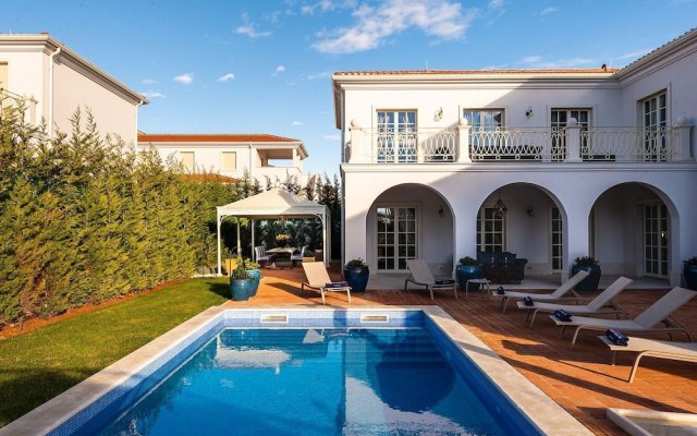Affluent Villa in Vabriga With Artistic Interiors & Pool