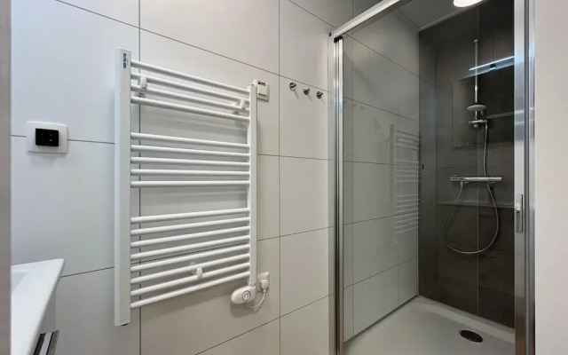 Chalet in Eindhoven Near Green Forests