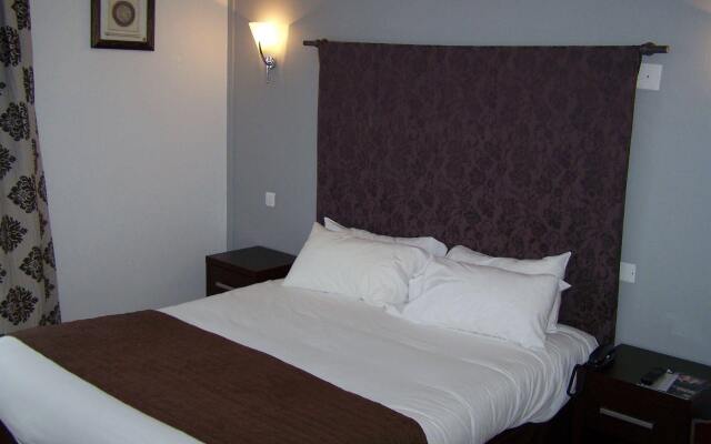Brit Hotel Confort Auclair Gueret