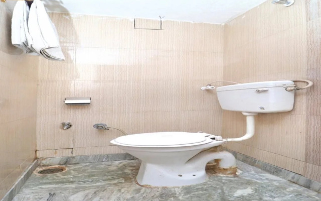 Hotel Rr Villa By OYO Rooms
