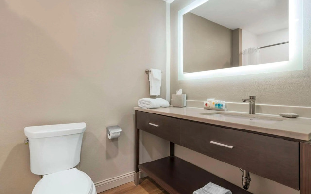 Comfort Inn & Suites Clarksville - Louisville North