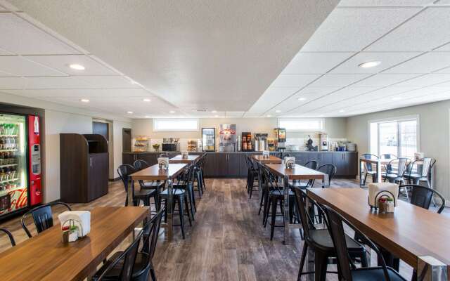 Days Inn by Wyndham Pierre