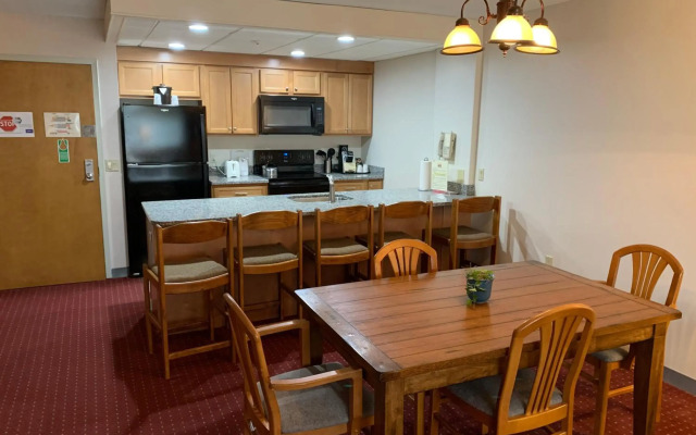 Fireside Inn & Suites Gilford