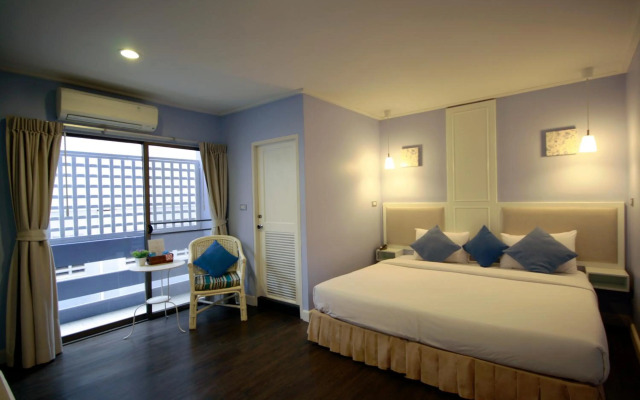 Hotel Alley