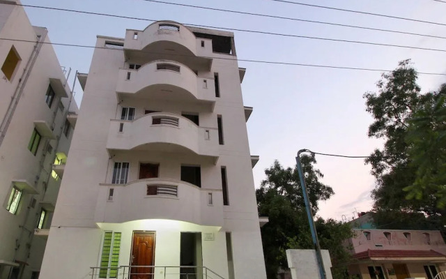 Sri Sharu Enclave By OYO Rooms