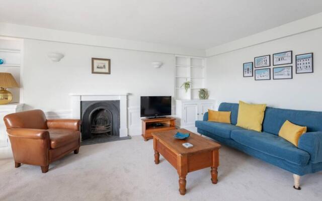 Rooftop Retreat - 2 Double Beds w/ Stunning Views