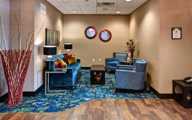 Holiday Inn Express & Suites Wichita Northwest by IHG