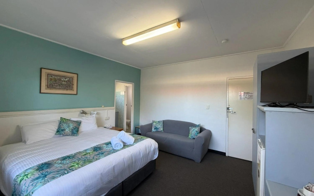 Riviera Motel Bundaberg – Guest Rooms – Bundaberg