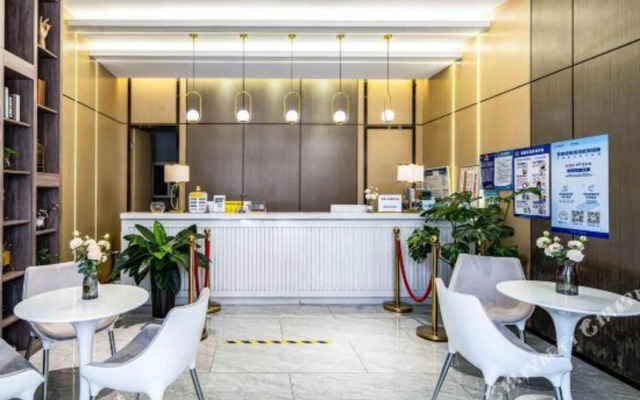 Nanjing South Railway Station A1 Xiaogongguan Cinema Apartment