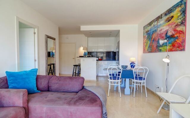 Mediterraneo Seaview Apartment by Hello Apartments Sitges