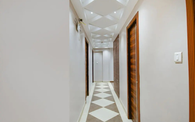 Hotel Royal Crystal by OYO Rooms