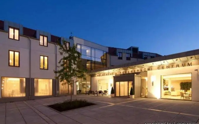 Relax and Regeneration Centre