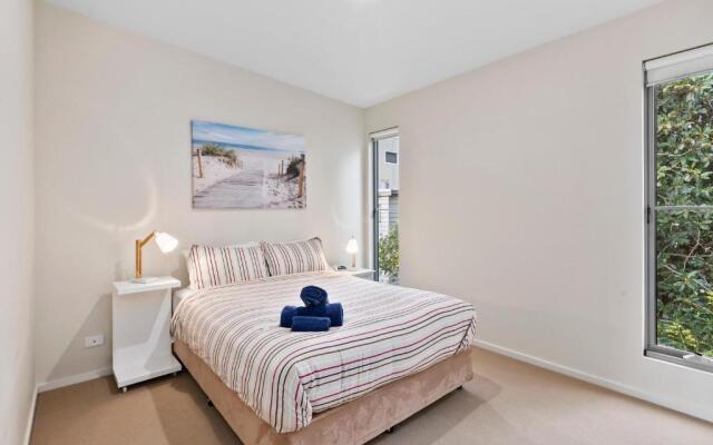 OG- By the Sea, 400m to Beach