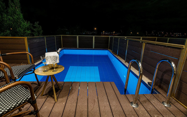 Golden Suites & Spa