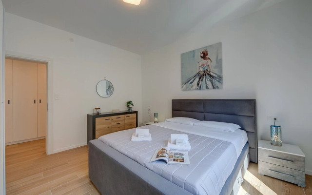 Boutique Apartment 10