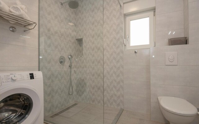 Awesome Apartment in Podaca With Wifi and 2 Bedrooms