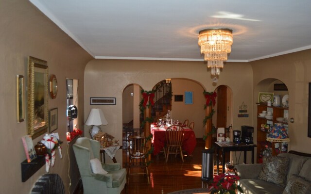 Maple Street Bed and Breakfast LLC