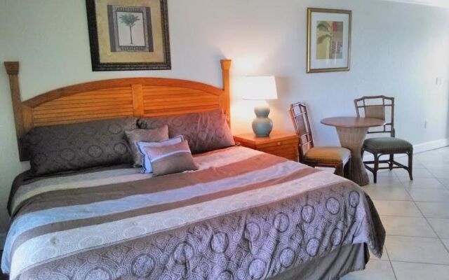 Club Bamboo South - Bradenton Beach