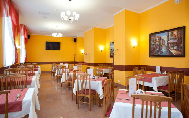 Business Tourist Hotel