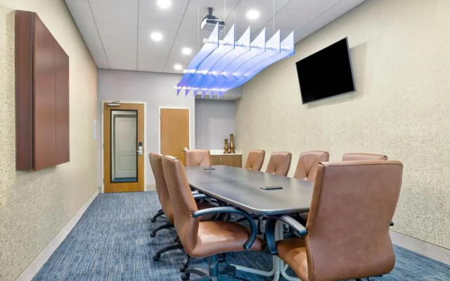 Holiday Inn Express Hotel & Suites Kansas City - Grandview