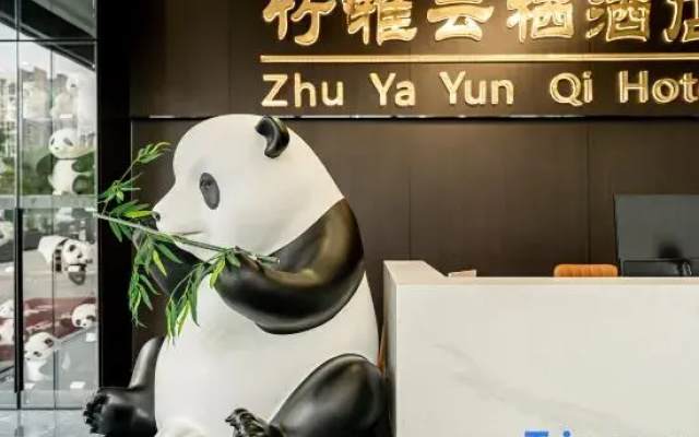 Zhuya Yunqi Hotel (Chengdu Panda Base Branch)