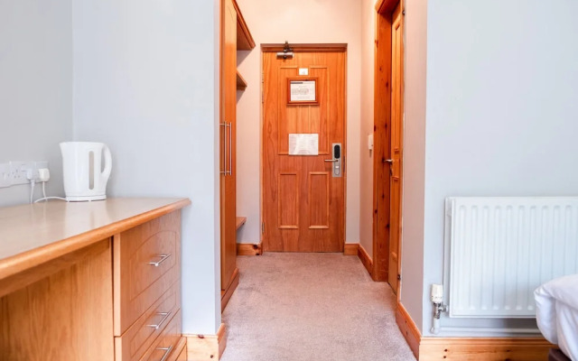 Woodenbridge Hotel and Lodge