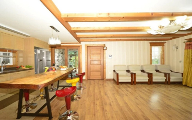 Geojedo Birds Hill Pension