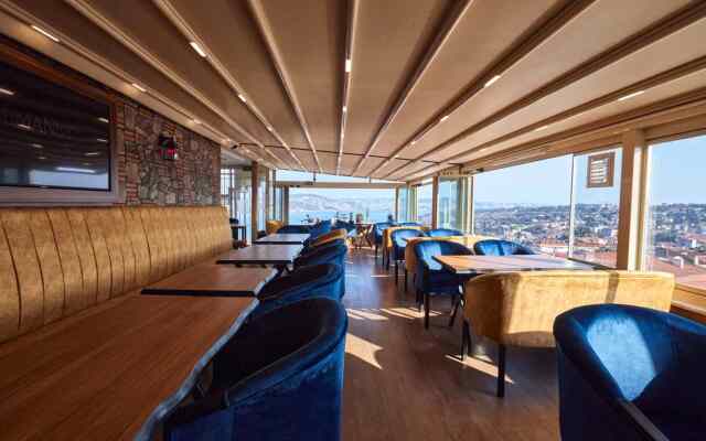 Tarabya Suit