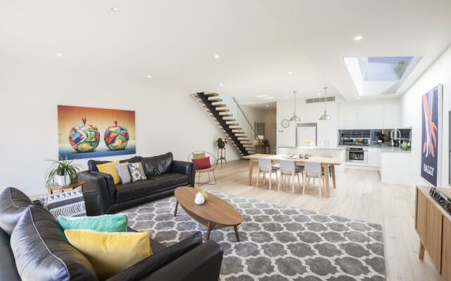 Boutique Stays - Contempo