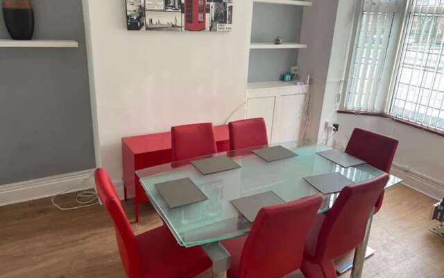 Gateway Mews 5 Bedroom Home