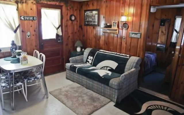 #1 - Cedar Village 2 Bedroom Cabin by RedAwning