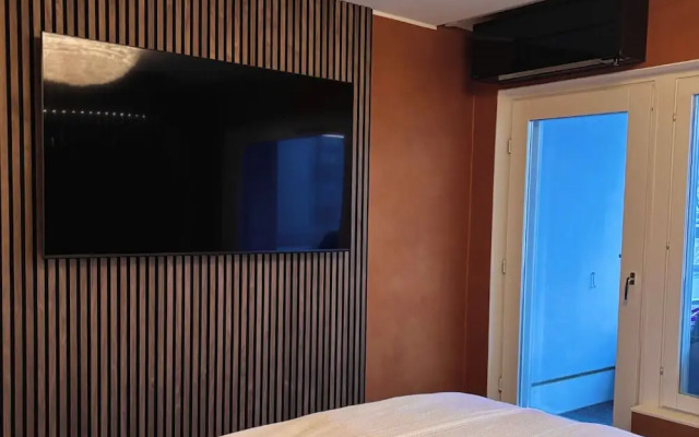 Suite with Sauna & Jacuzzi in Kamppi