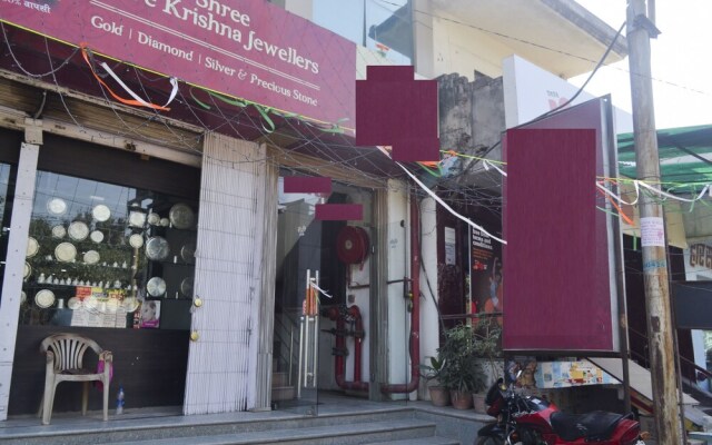 OYO 3996 HKJ Residency